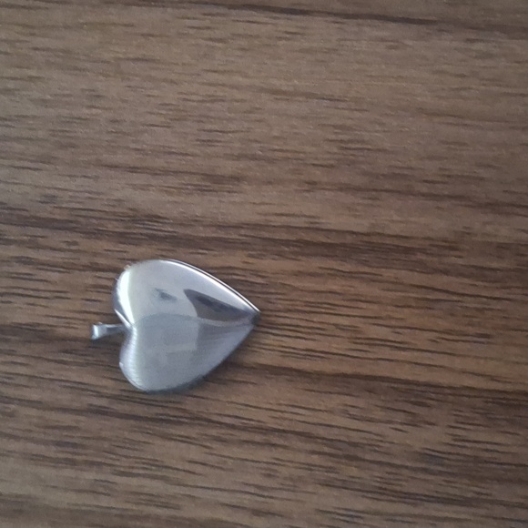 Vtg Sterling Silver Heart Locked Etched Cross Pendant 1” - Picture 5 of 5